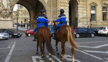 По «желтым жилетам» во Франции решили ударить рублем: полиция применила новую тактику разгона манифестантов