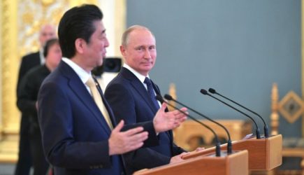 Путин сделал превентивный шаг по Курилам перед встречей с Абэ на G20