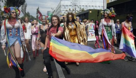Киевляне атаковали участников гей-парада