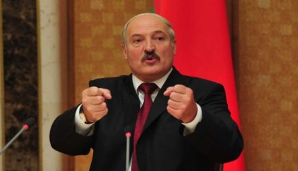 &#171;Удар в спину&#187;: Лукашенко объявил войну Путину