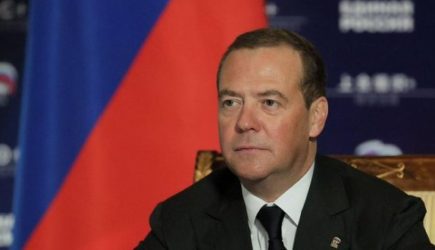 Зеленский всех достал: Медведев объяснил усталость Запада от Украины