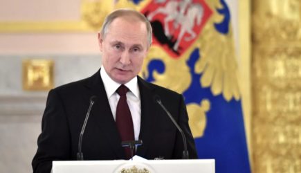 Путин поздравил россиян с Днём физкультурника