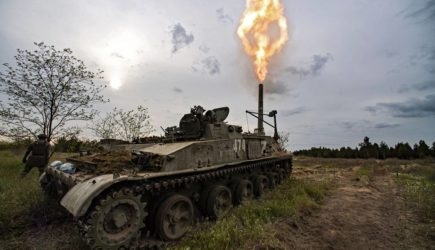 Ракетчики ВС России уничтожили три вагона с украинскими снарядами. Военные акцентировались на разрушении логистики ВСУ