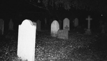 8 гробов: странный инцидент на похоронах помог раскрыть жуткое преступление