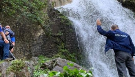 Туристка погибла при попытке сделать селфи у водопада в Ингушетии