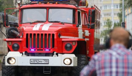 В МЧС назвали причину пожара со звуками взрывов в Кемерово