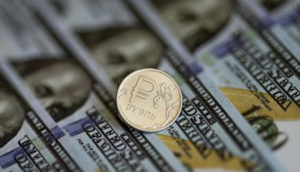 Экономист Задорнов: возвращение валюты в РФ укрепит рубль до 85 за $