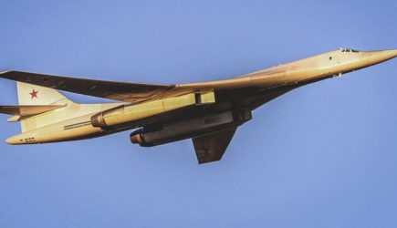 «Белый лебедь» летит: Ту-160М с крылатыми ракетами скоро передадут ВКС России