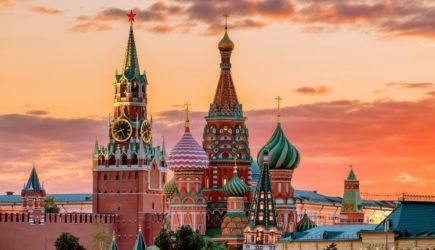 Какого цвета был изначально московский Кремль?