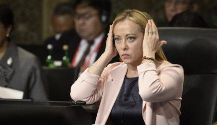Экс-премьер Италии Конте назвал провалом разговор Мелони с российским пранкером