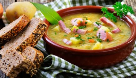 Главный секрет опытных кулинаров: что нужно добавить в суп, чтобы он не скис
