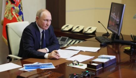 Банкротство упростят. Путин сообщил об изменениях в списании долгов россиян