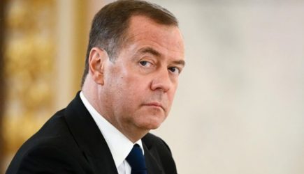Медведев поставил Киев перед фактом: Новый конфликт с Украиной вероятен на 100%