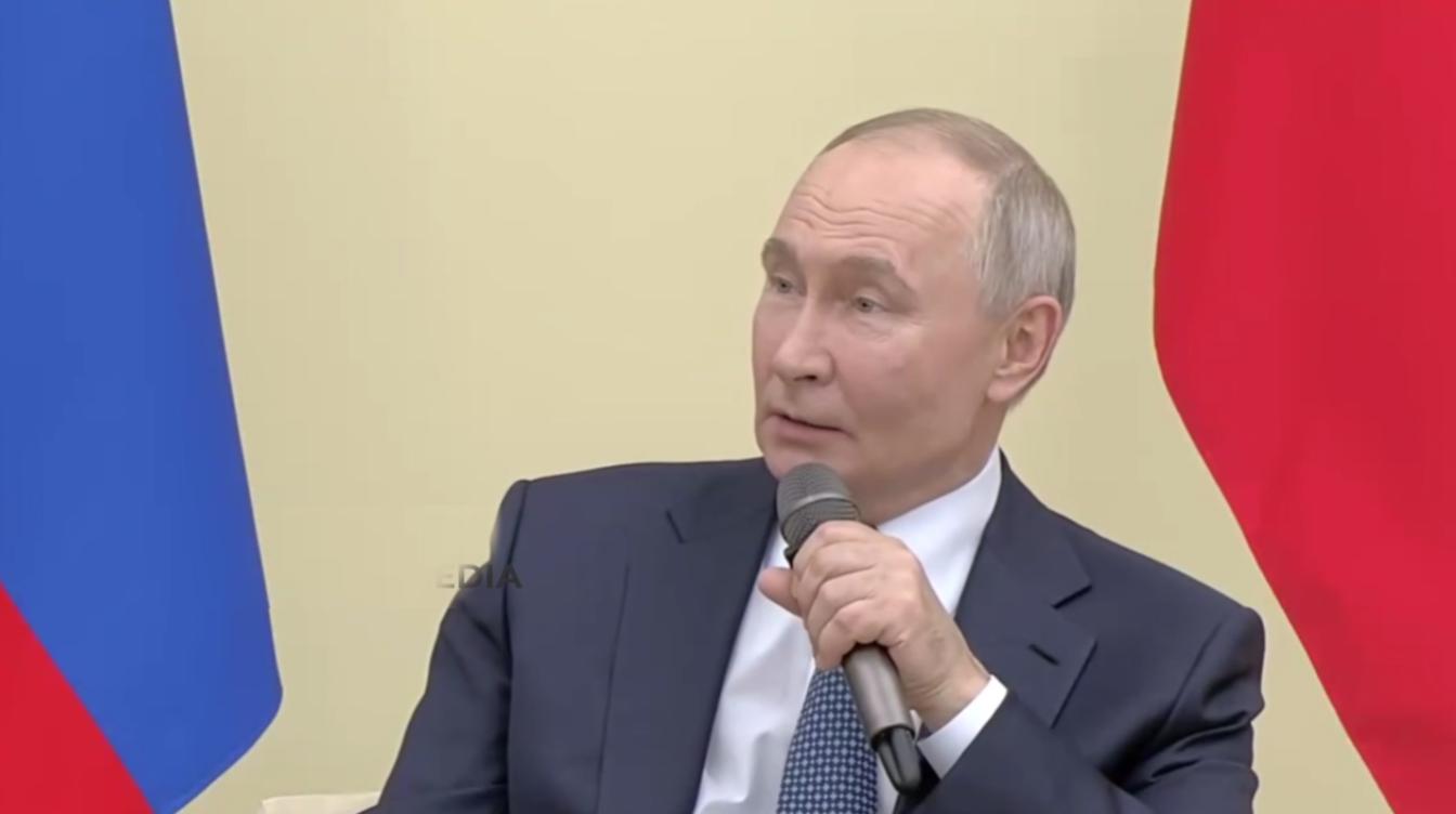 Образец заявления образец. Ходатайство на академический отпуск. Заявление на академический отпуск по семейным обстоятельствам. Заявление на отчислении студента из вуза. Заявление студента.